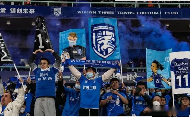 中超武汉三镇近年以黑马姿态崛起，但成功背后暗藏风险